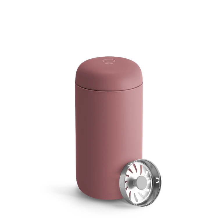 Fellow Carter Move Thermobecher in Desert Rose, 354 ml: Geschlossen mit Spritzschutz - nuruCoffee
