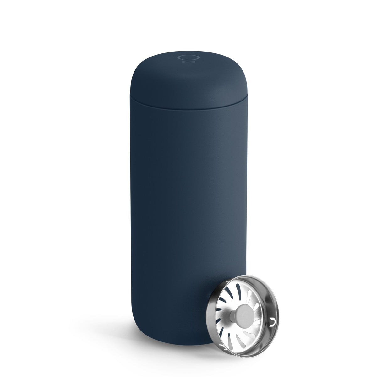 Fellow Carter Move Thermobecher in Stone Blue: Geschlossen mit Spritzschutz - nuruCoffee