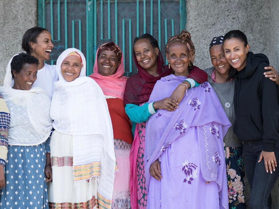 nuruwomen: Frauen aus Äthiopien mit Gründerinnen Sali und Sara / nuruCoffee fairer, nachhaltiger Bio-Kaffee aus Äthiopien mit social impact 