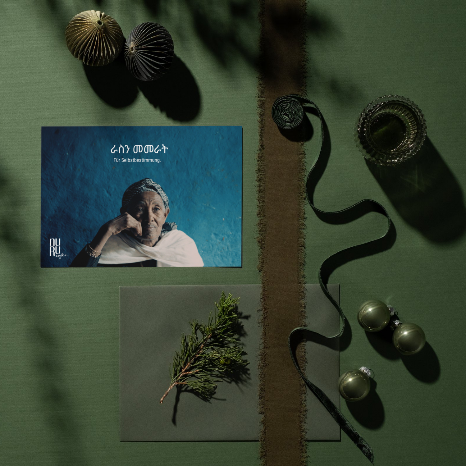 Geschenkset Empowerment: Keramiktasse mit 3x 1kg Kaffee und 25€ extra Spende