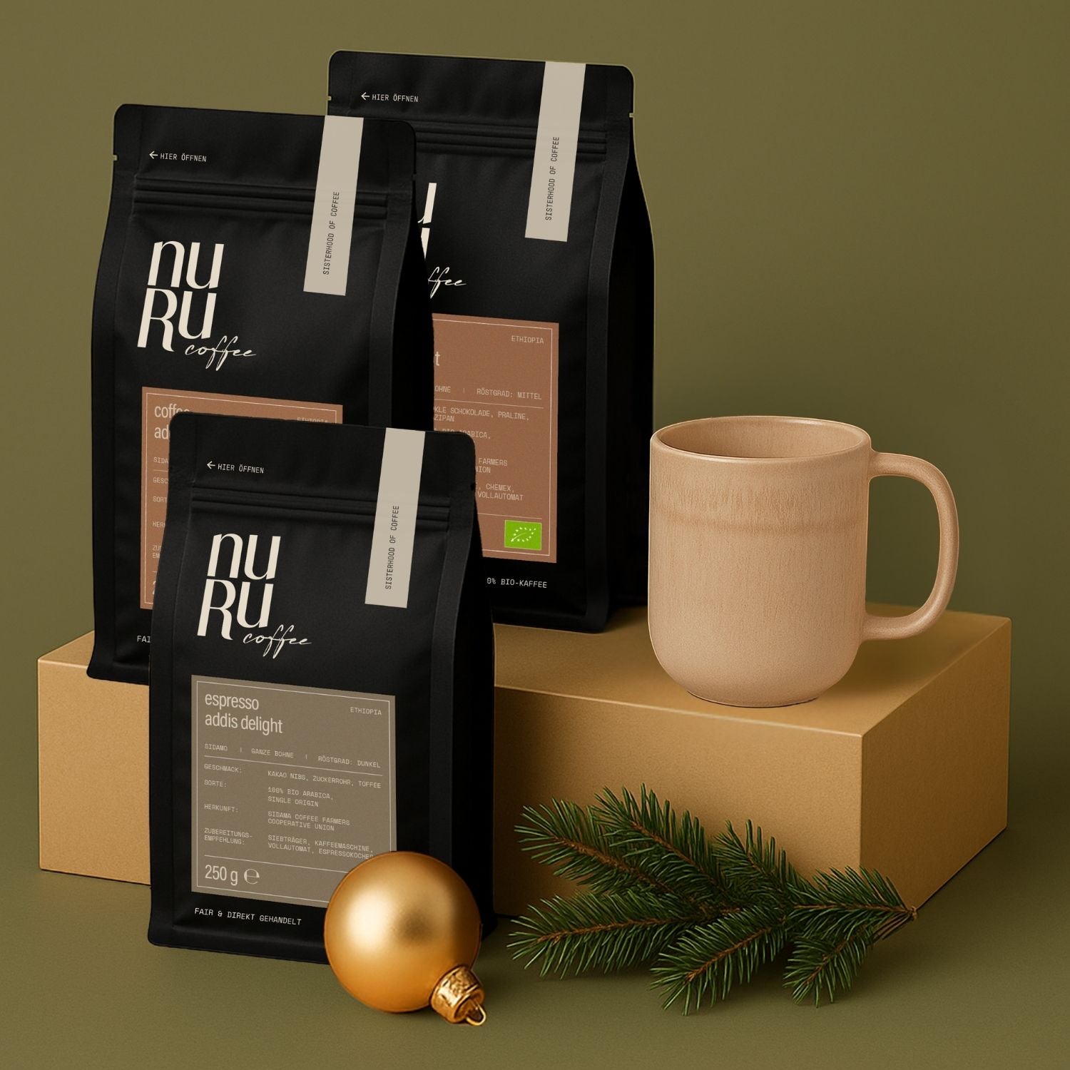 Geschenkset Kaffeeliebe: Keramiktasse mit 3x 250g Kaffee