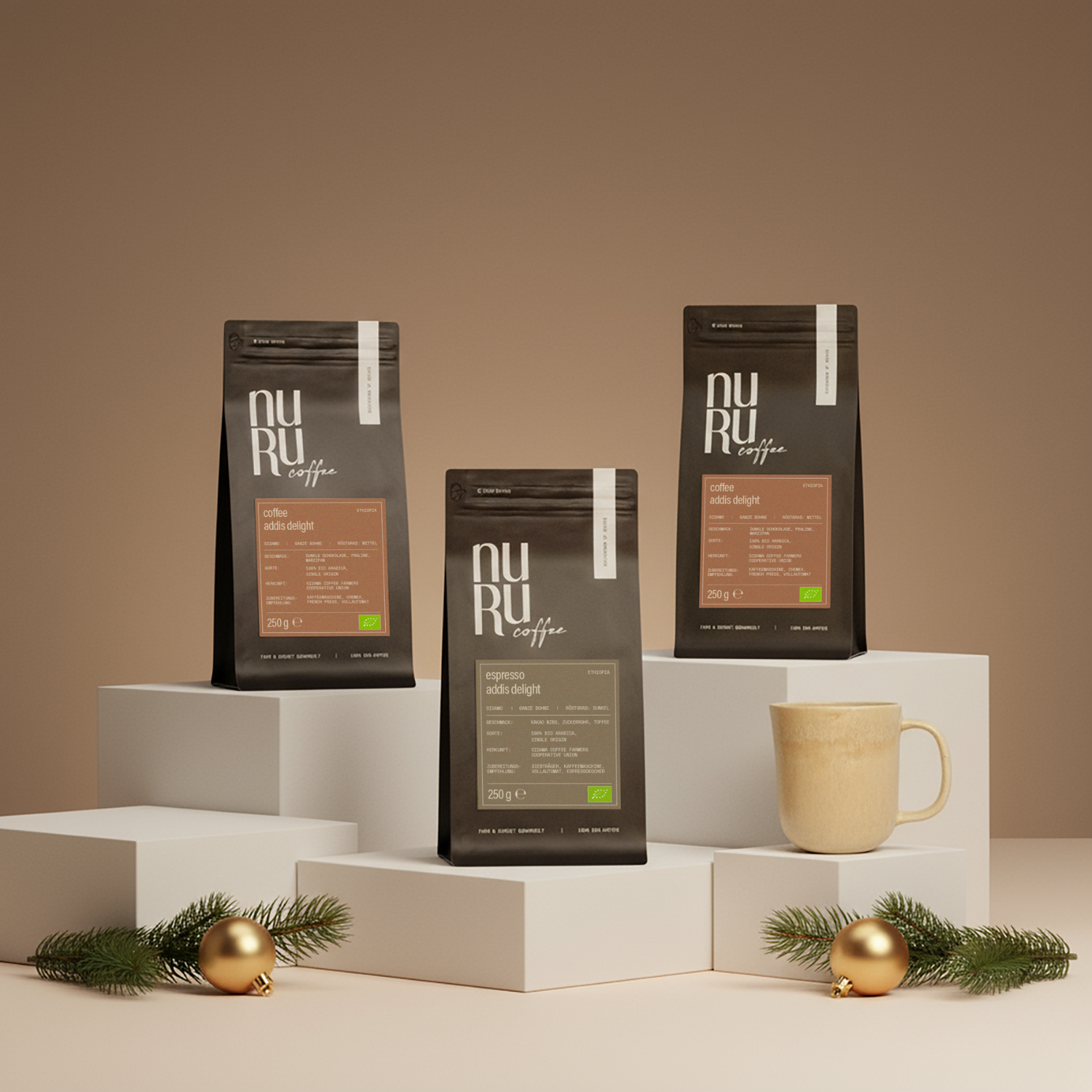 Geschenkset Kaffeeliebe: Keramiktasse mit 3x 250g Kaffee